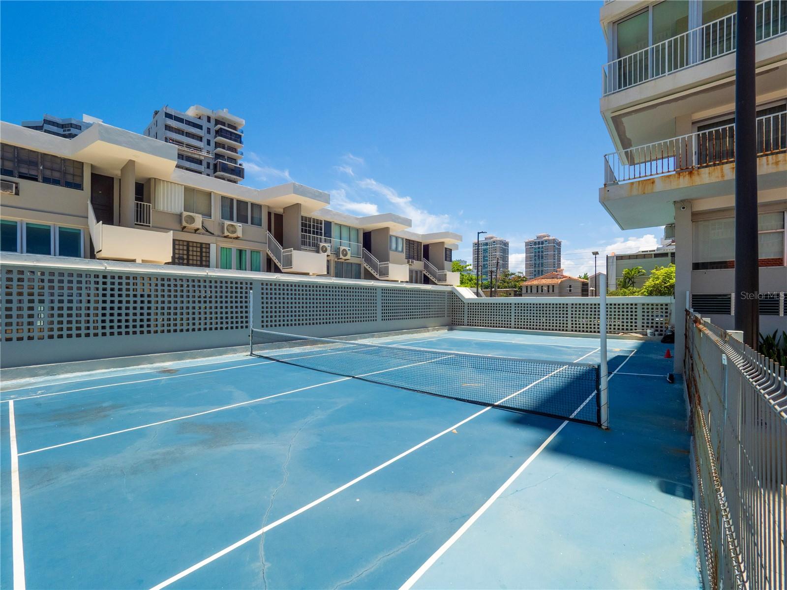 COND TORRE DEL MAR - Residential