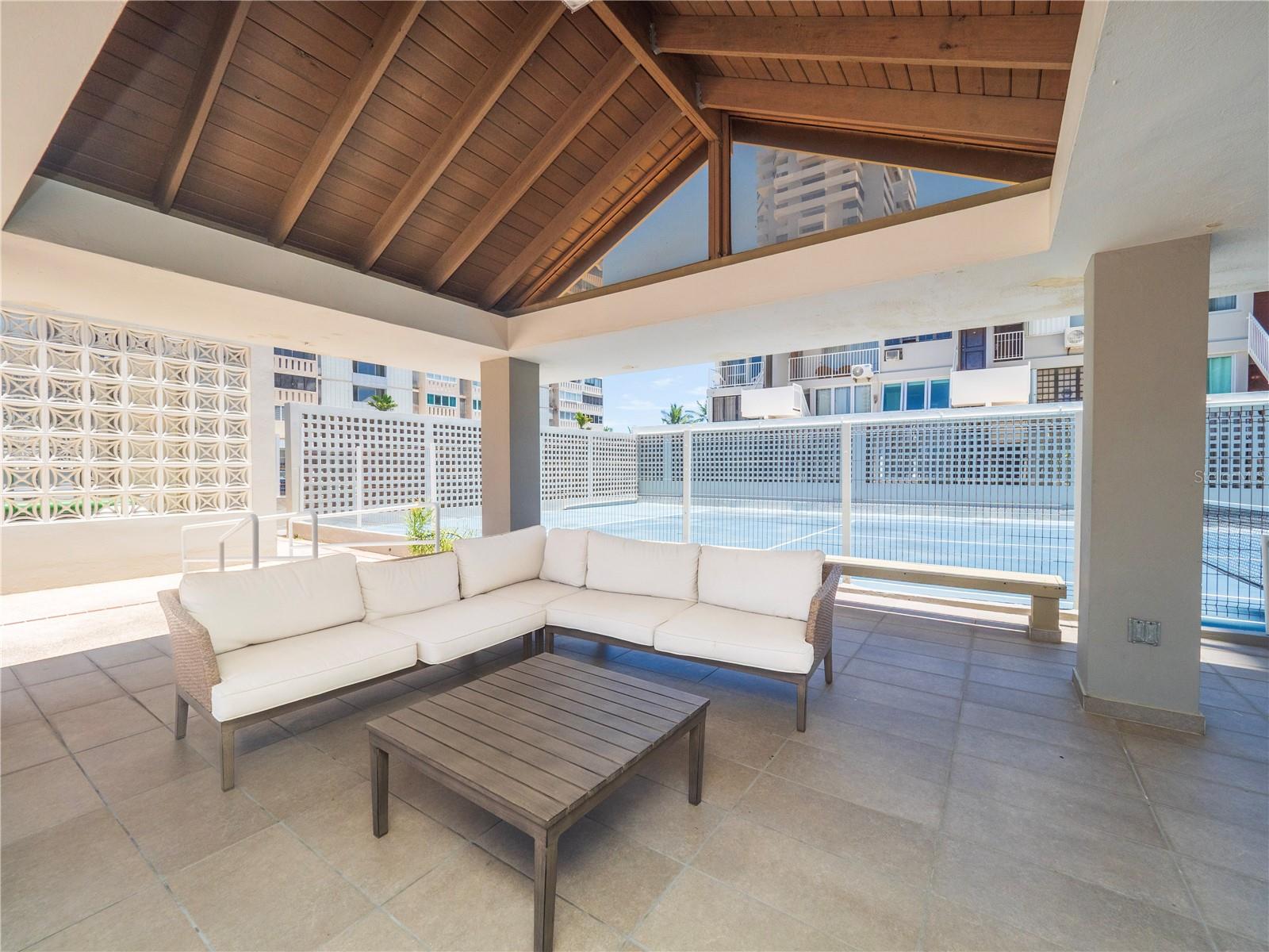 COND TORRE DEL MAR - Residential