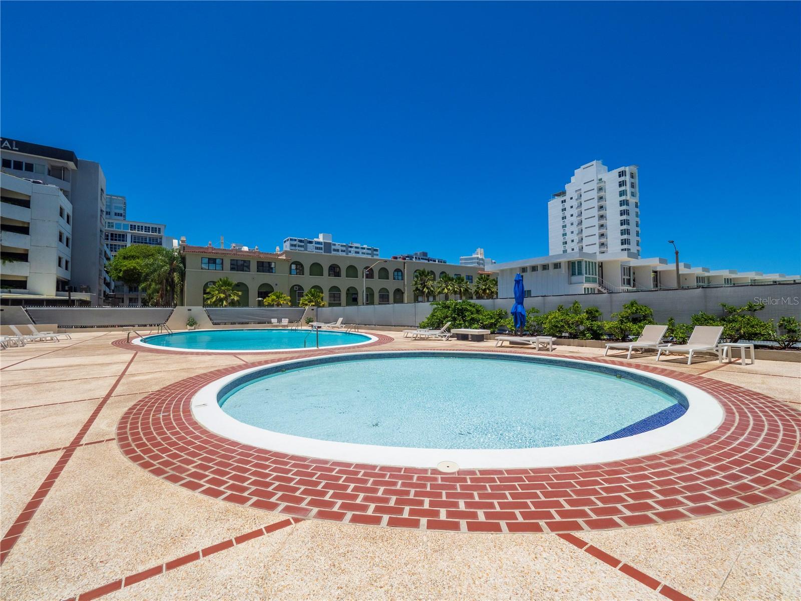 COND TORRE DEL MAR - Residential