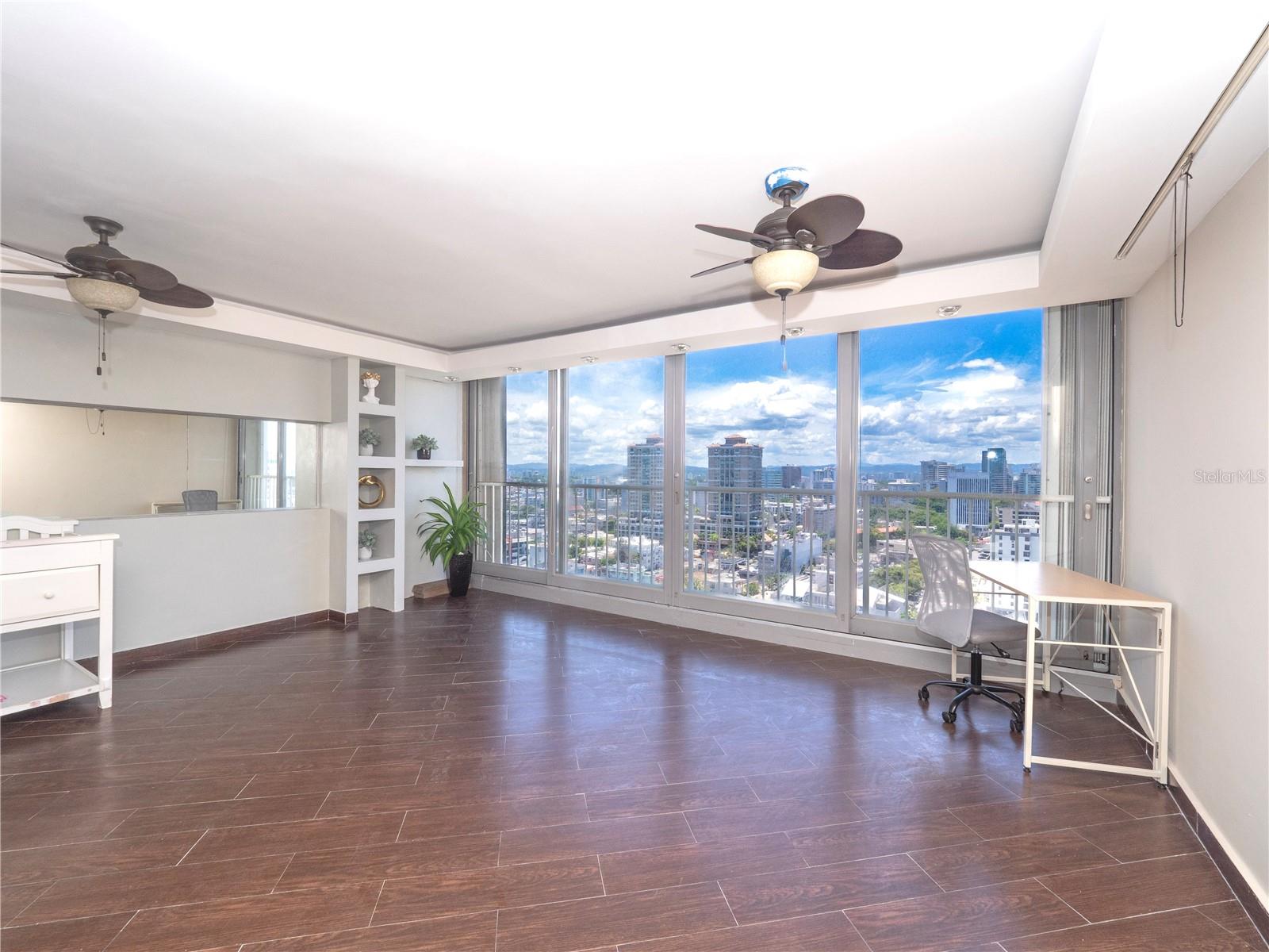 COND TORRE DEL MAR - Residential