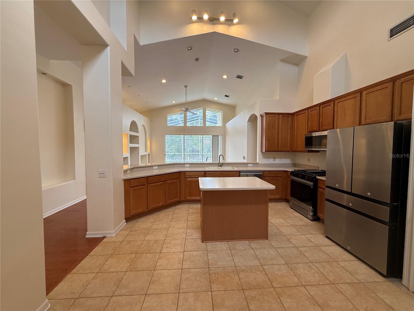 RICHMOND PLACE PH 4 - Residential Lease