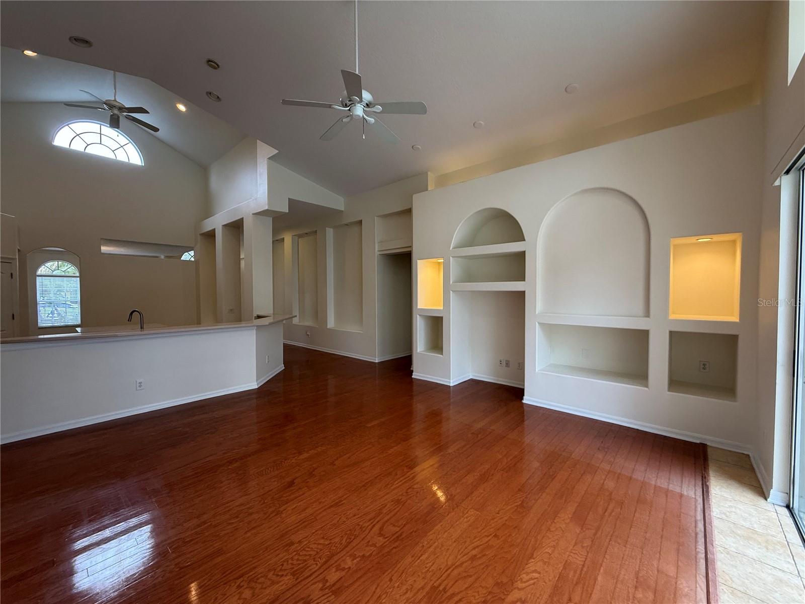 RICHMOND PLACE PH 4 - Residential Lease