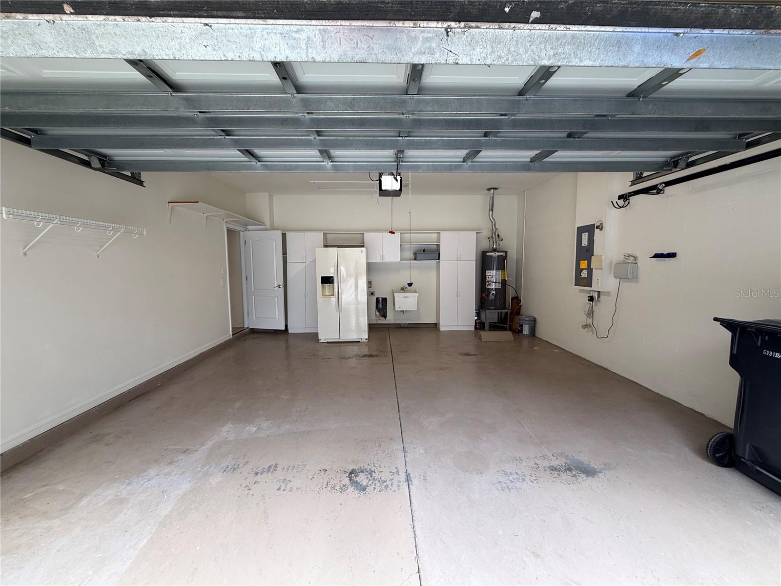 RICHMOND PLACE PH 4 - Residential Lease