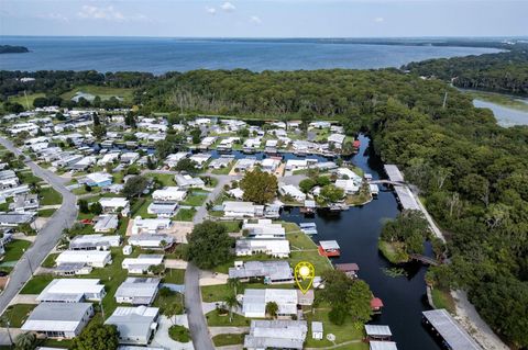 A home in TAVARES