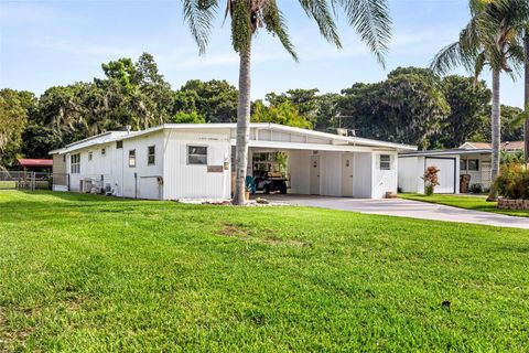 A home in TAVARES