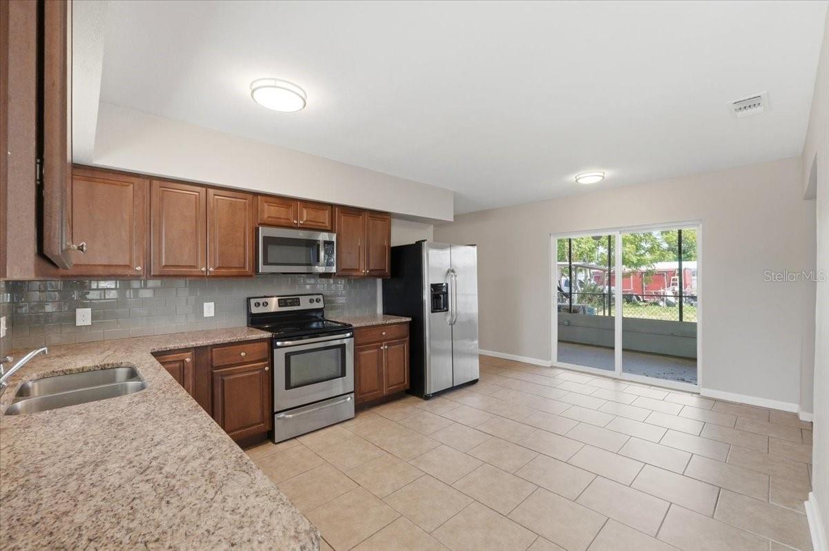 813 ELLERBE WAY