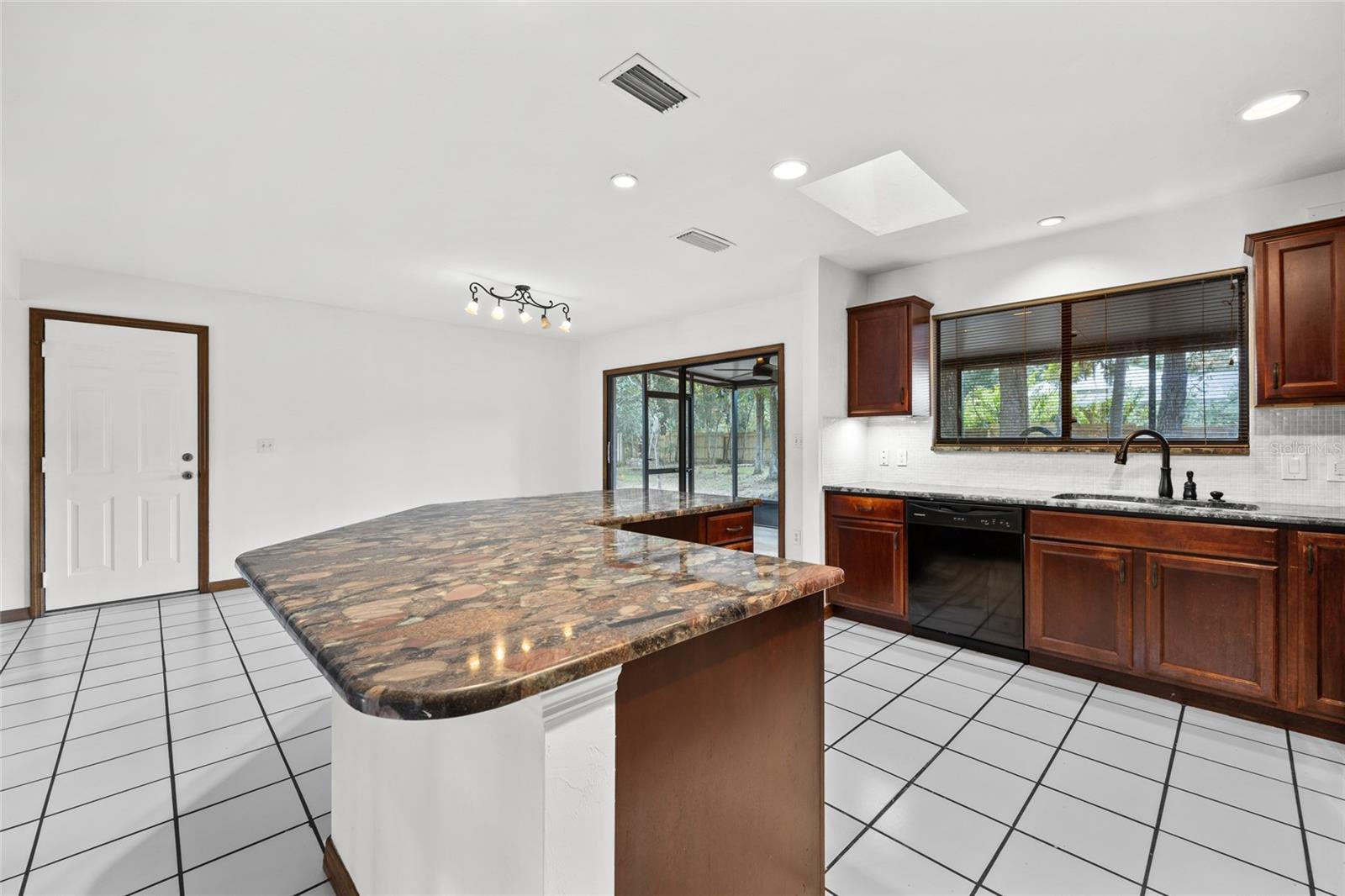 Photo 7 of 27 of 7007 NW 51ST TERRACE house