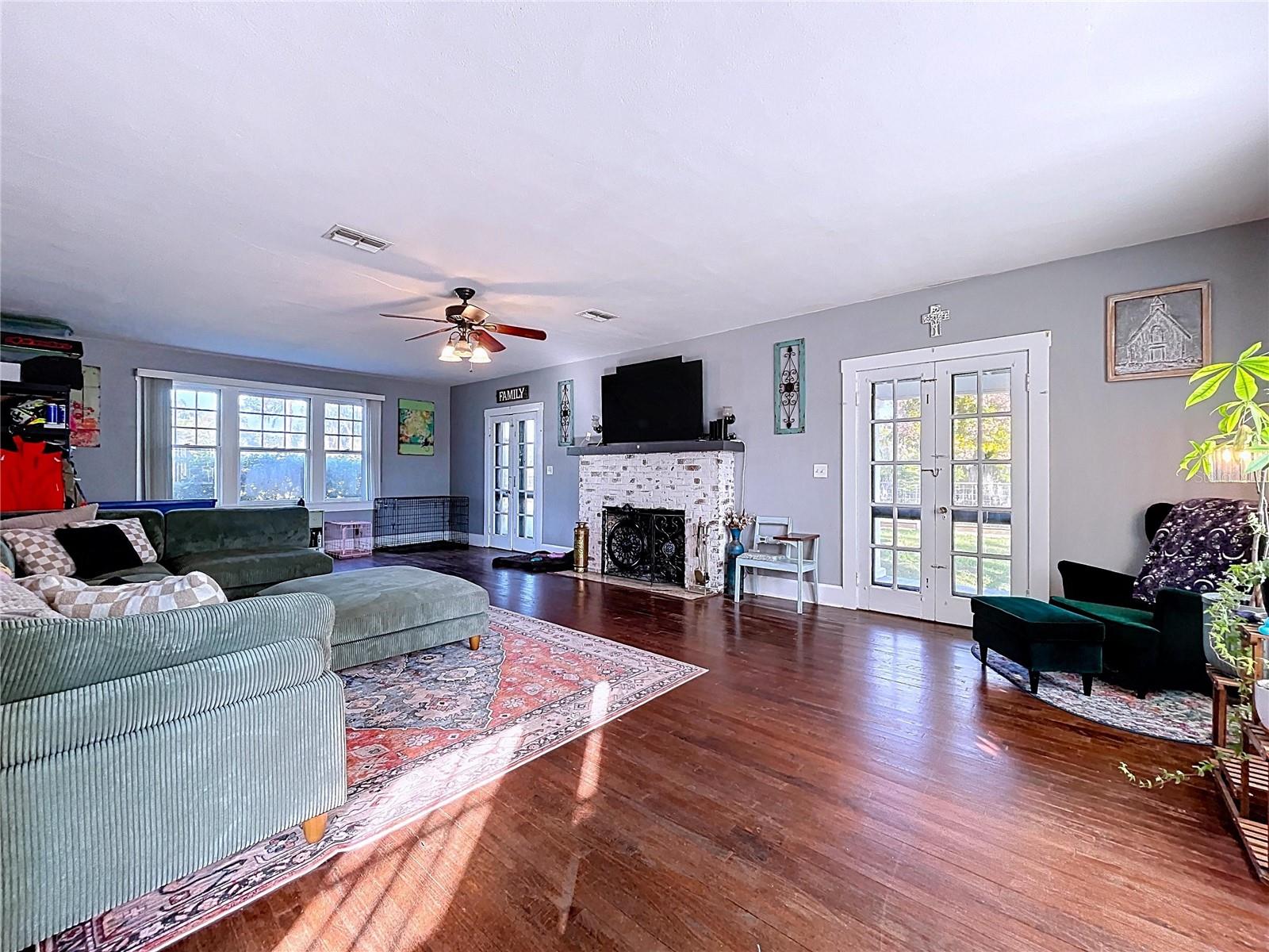 CONGRESS PARK - Residential