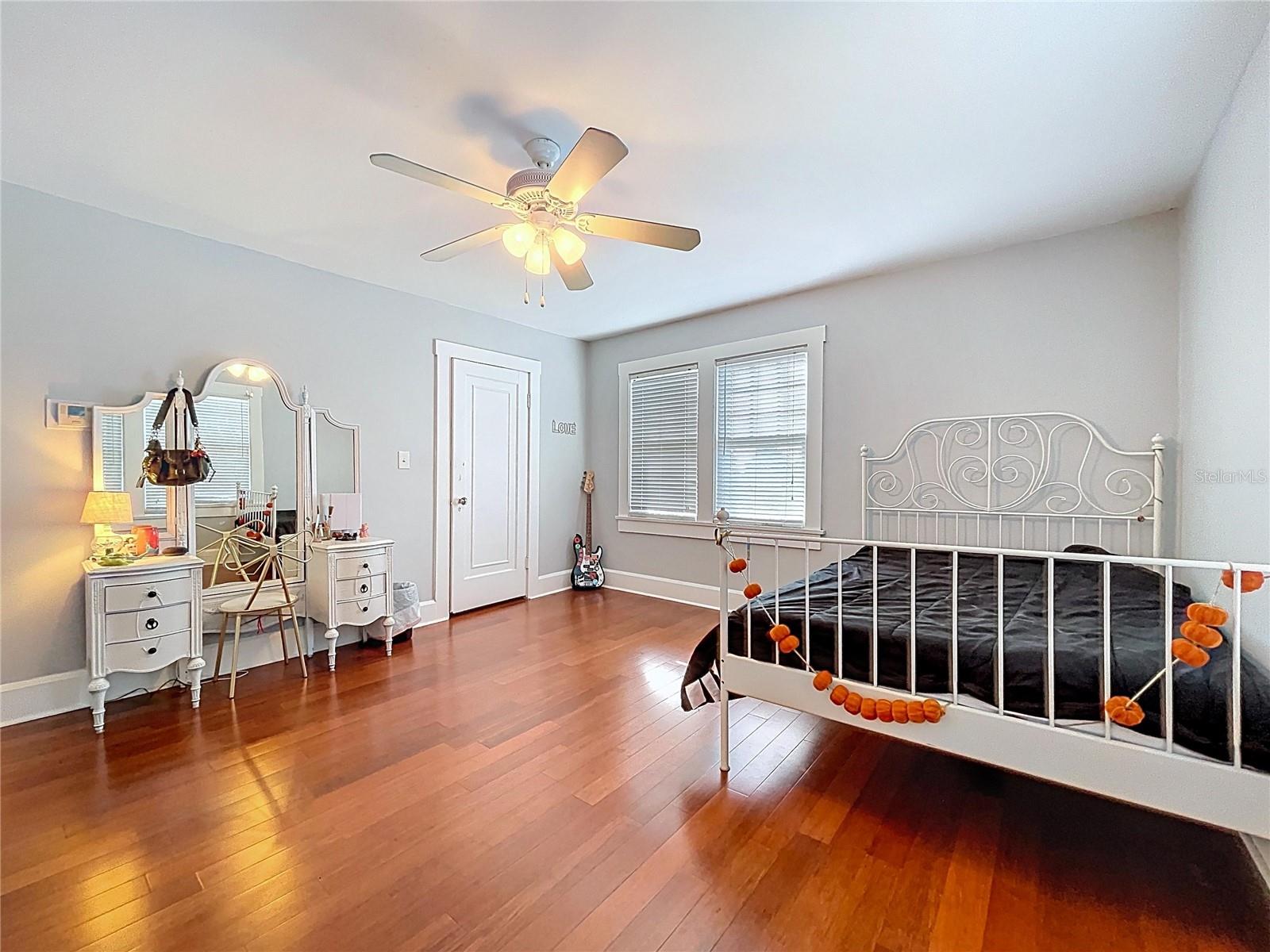 CONGRESS PARK - Residential