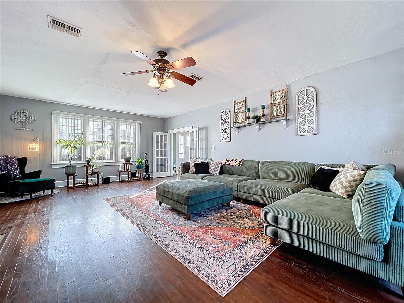 CONGRESS PARK - Residential