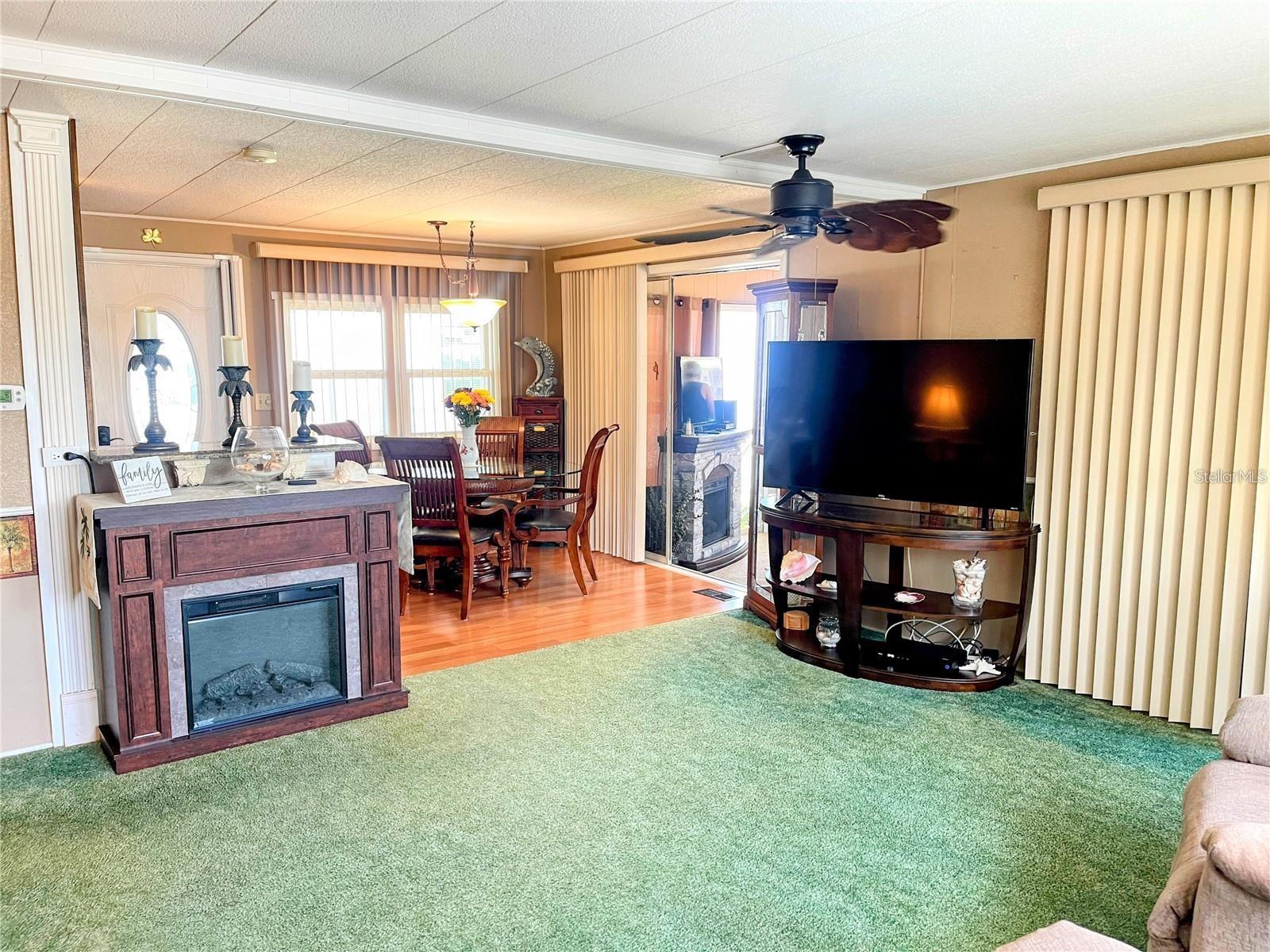 COUNTRY CLUB ESTATES - Residential