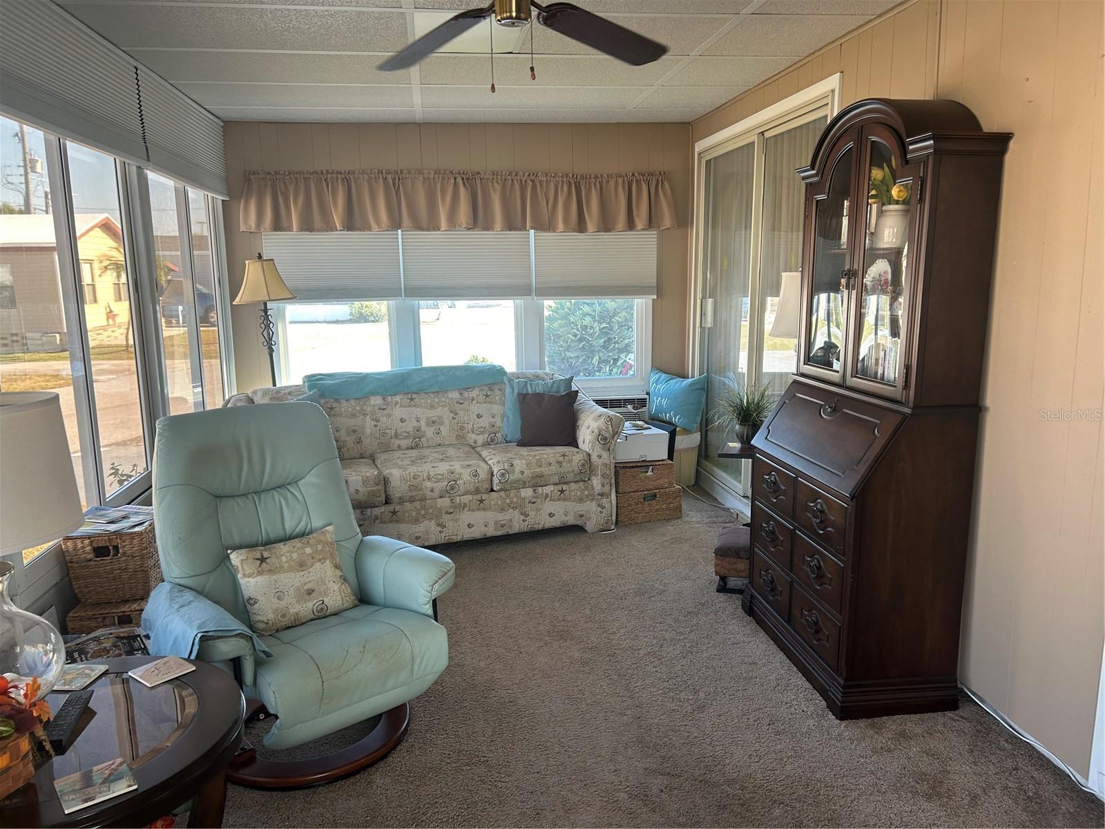 COUNTRY CLUB ESTATES - Residential