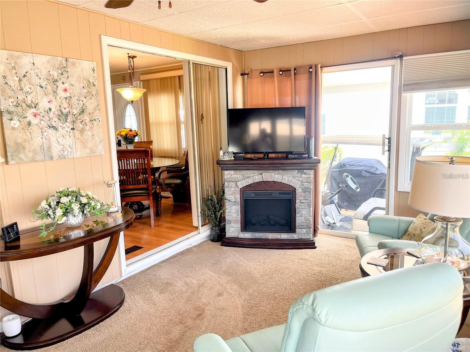 COUNTRY CLUB ESTATES - Residential