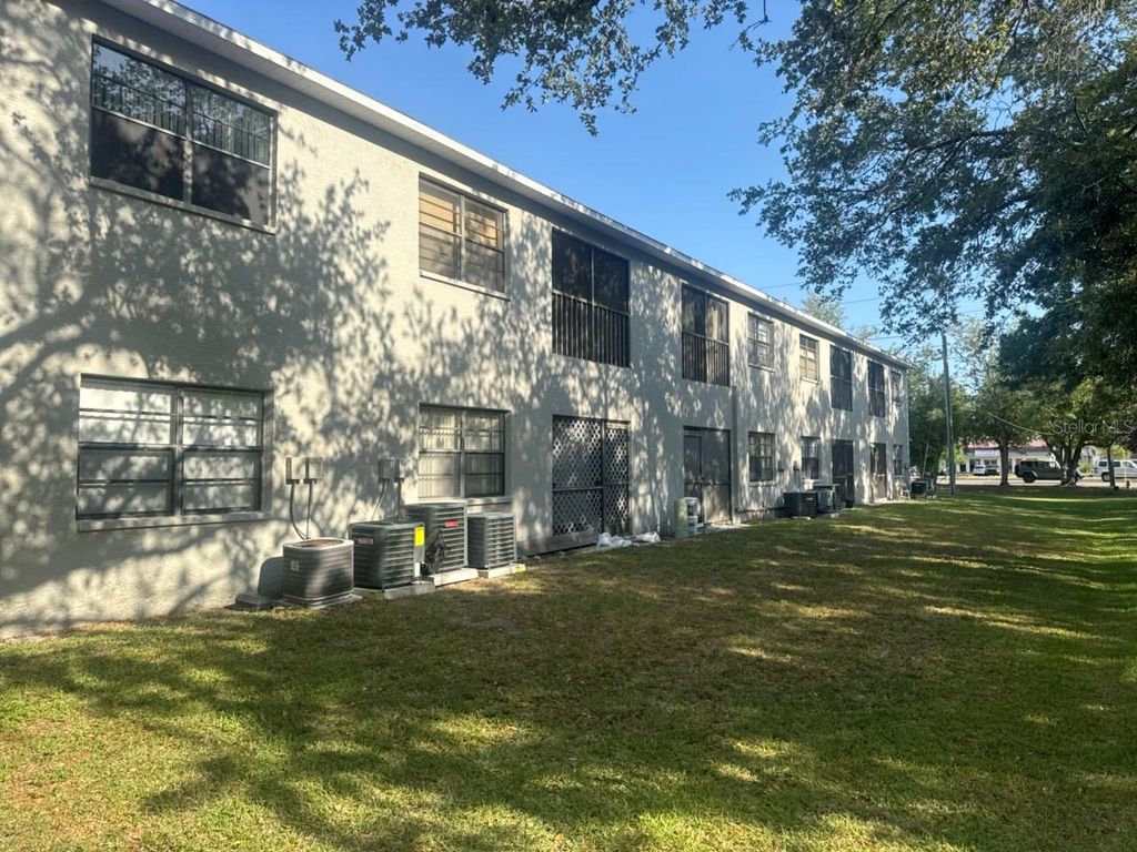 Photo of 101 Lake Avenue NE #121, Largo, FL 33771 (MLS # TB8398172)