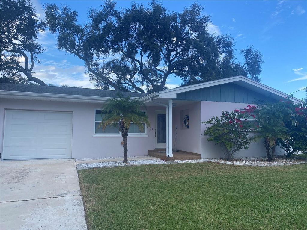 Photo of 1991 Sierra Circle S, Largo, FL 33770 (MLS # TB8436914)
