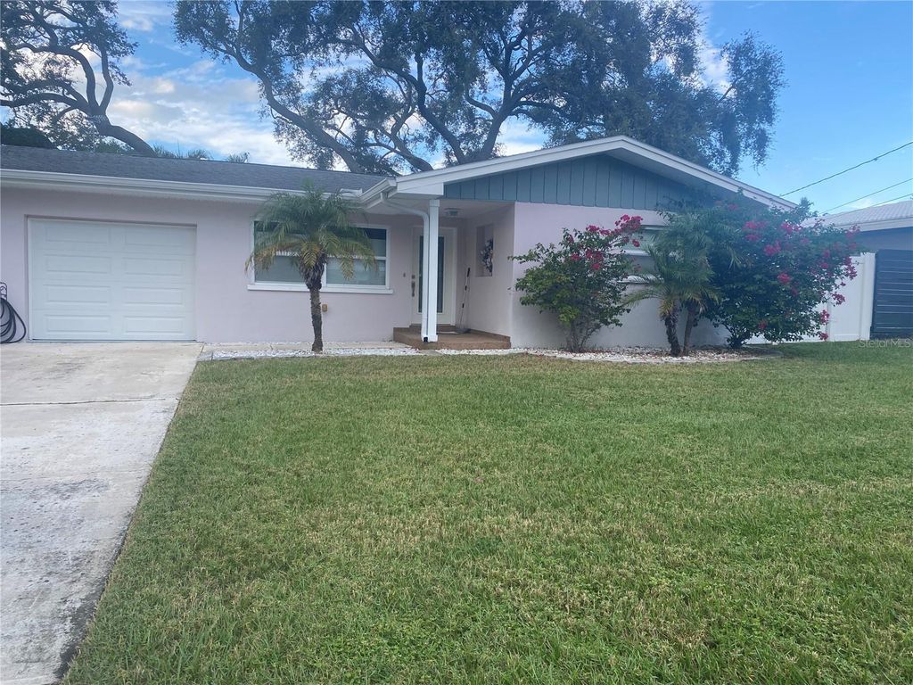 Photo of 1991 Sierra Circle S, Largo, FL 33770 (MLS # TB8436914)