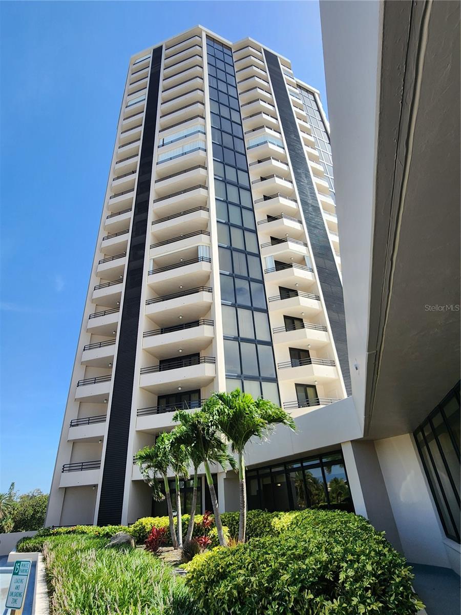 1 OCEANS WEST BOULEVARD 2B1