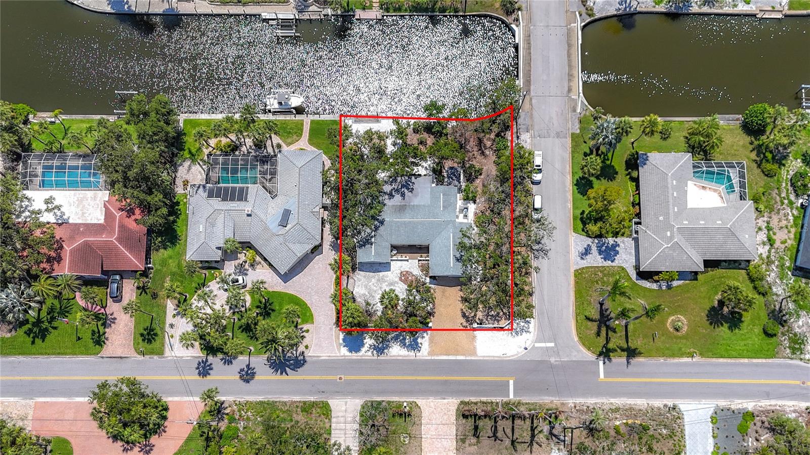 5572 SHADOW LAWN DRIVE