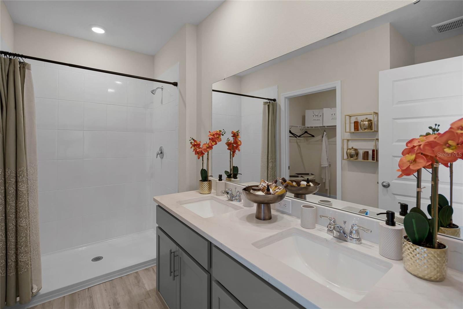 HARMONY ON LAKE ELOISE PHASE 2 - Residential