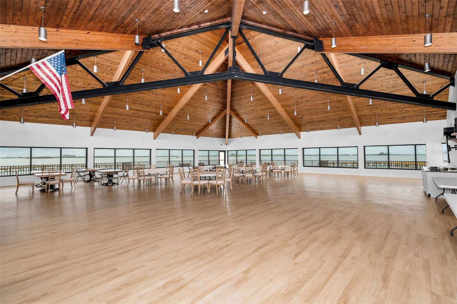 EDGEWATER ARMS 2ND CONDO - Residential