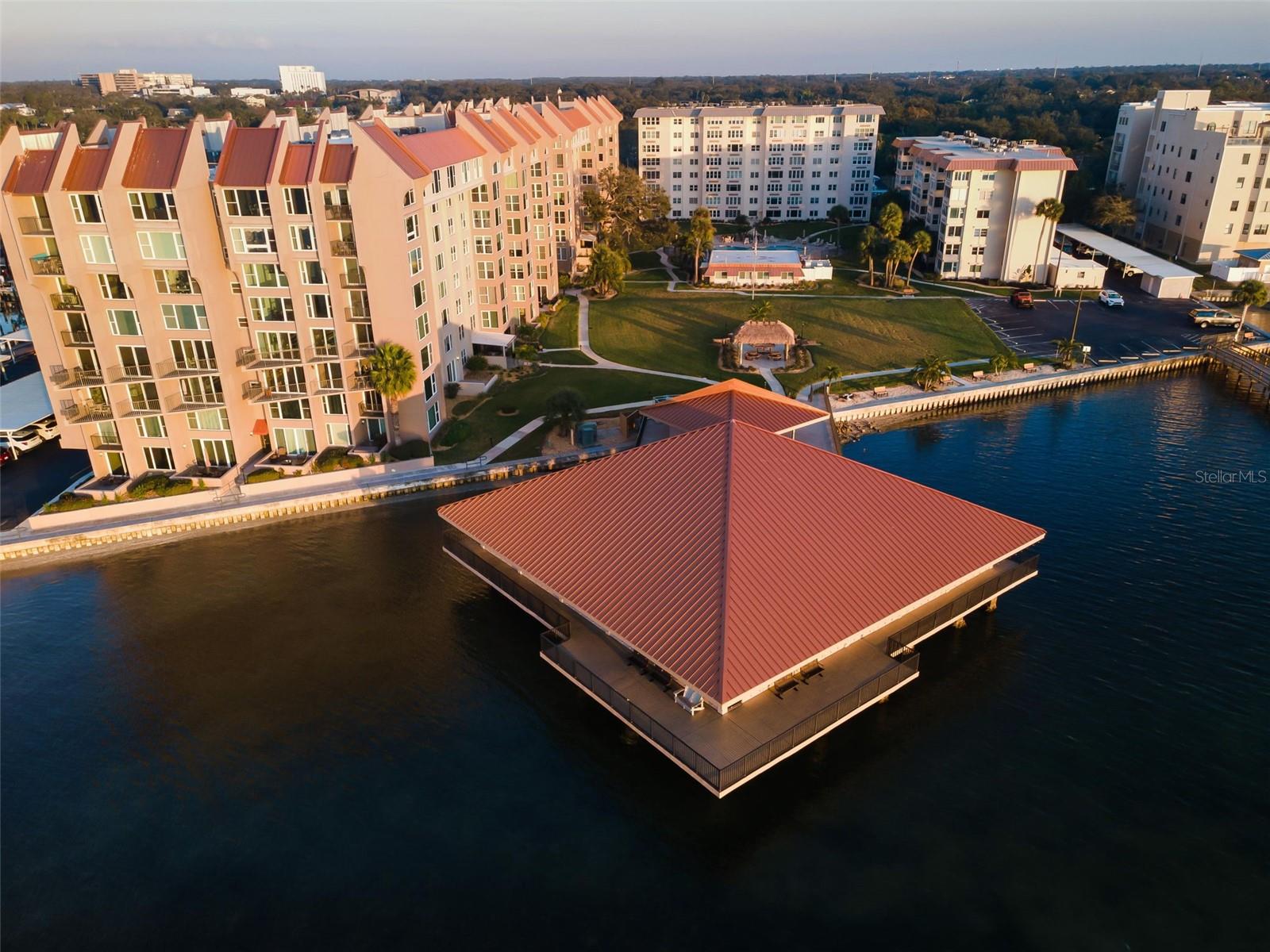 EDGEWATER ARMS 2ND CONDO - Residential