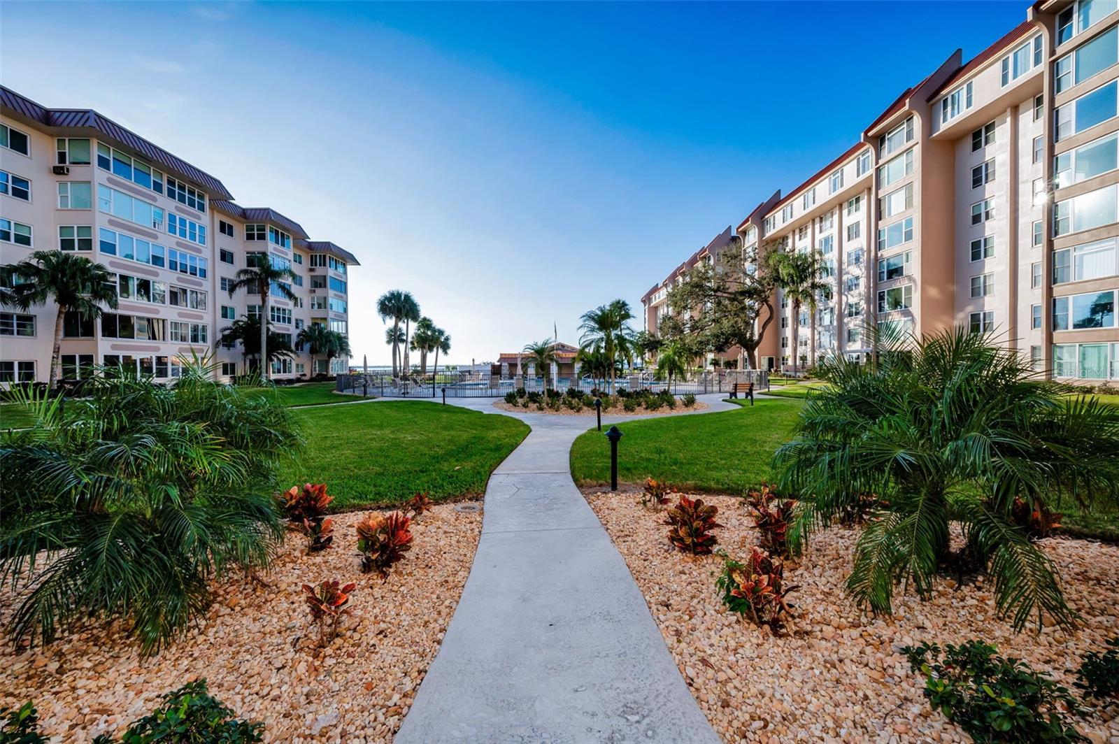 EDGEWATER ARMS 2ND CONDO - Residential