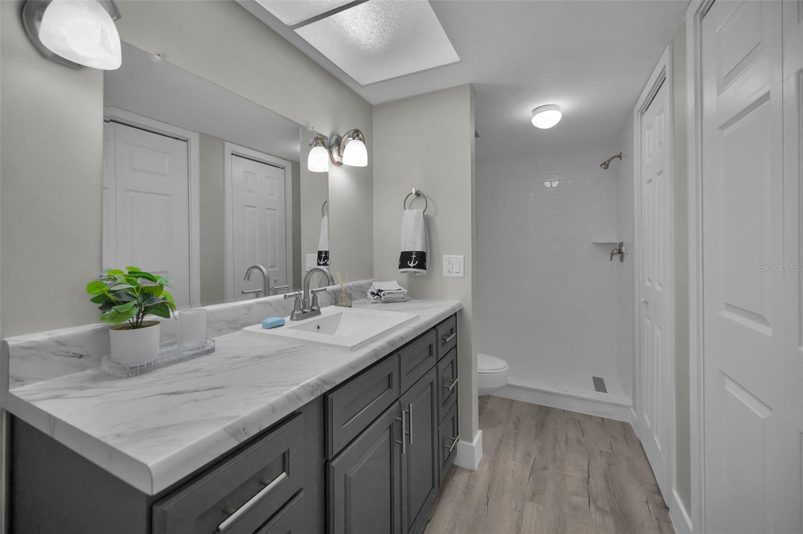 EDGEWATER ARMS 2ND CONDO - Residential