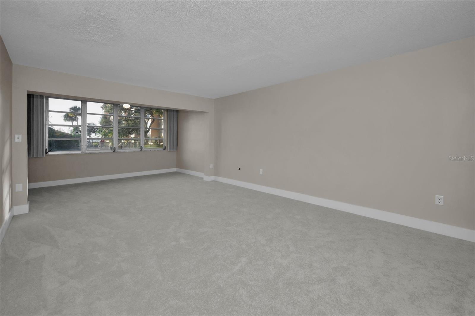 EDGEWATER ARMS 2ND CONDO - Residential