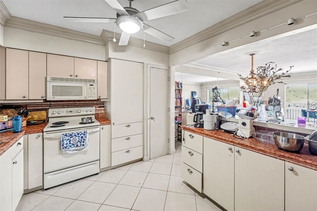 Photo of 3753 46th Avenue S #7, St Petersburg, FL 33711 (MLS # TB8498199)