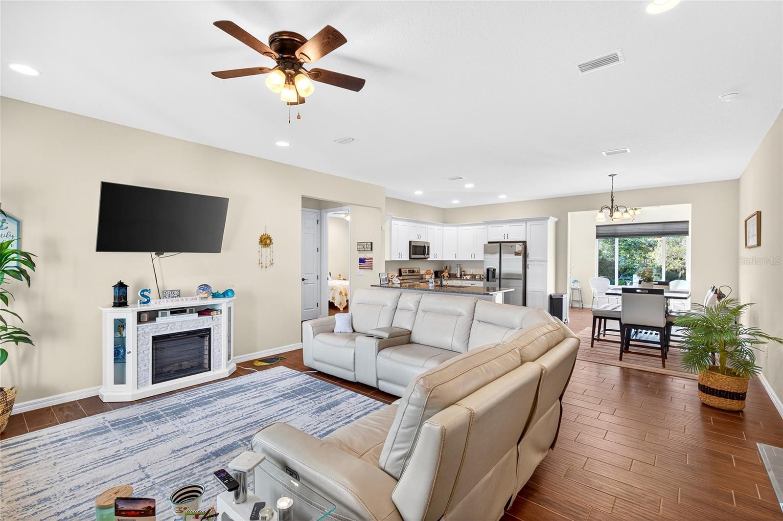 MARION OAKS UN 04 - Residential