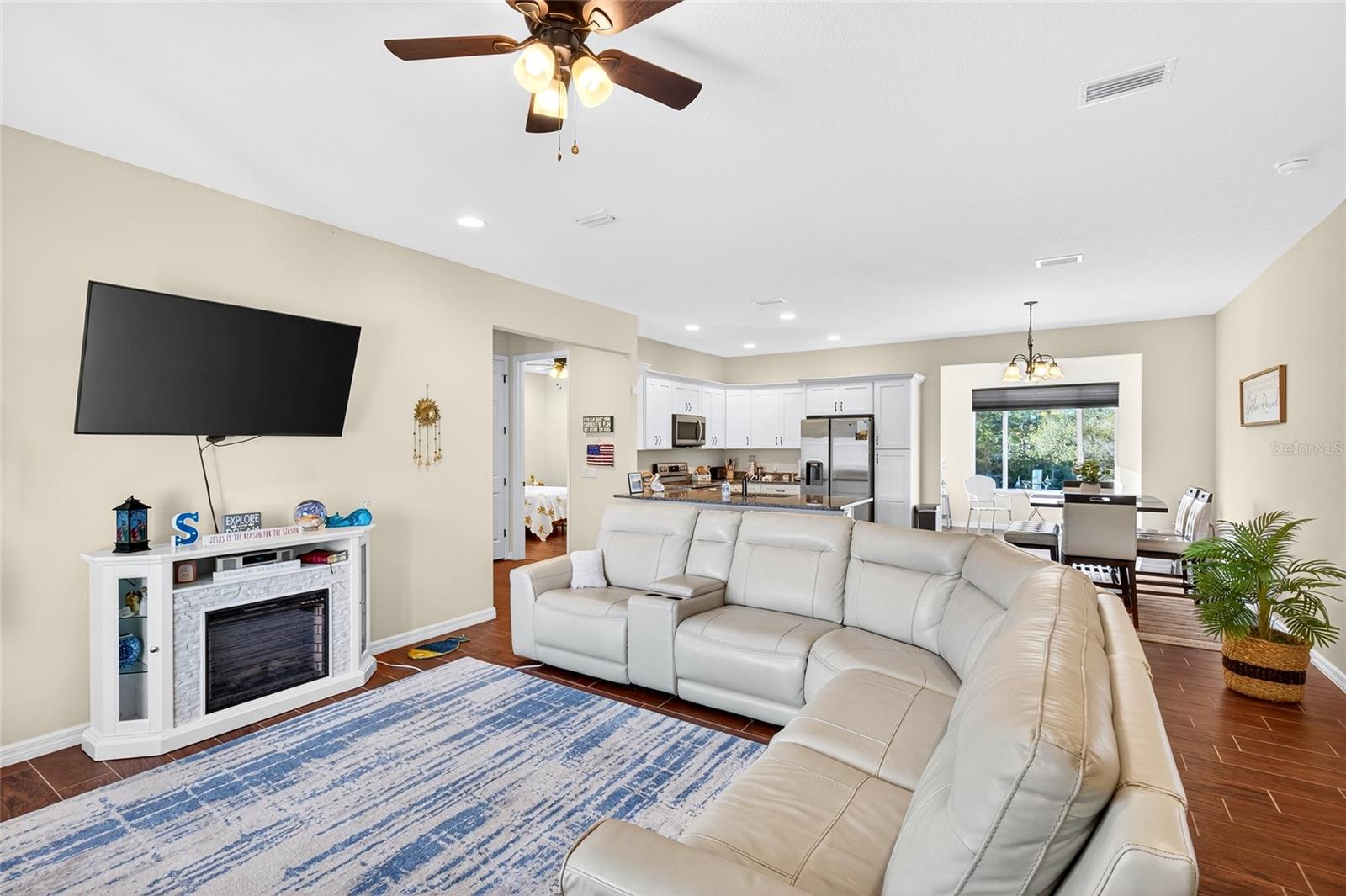 MARION OAKS UN 04 - Residential