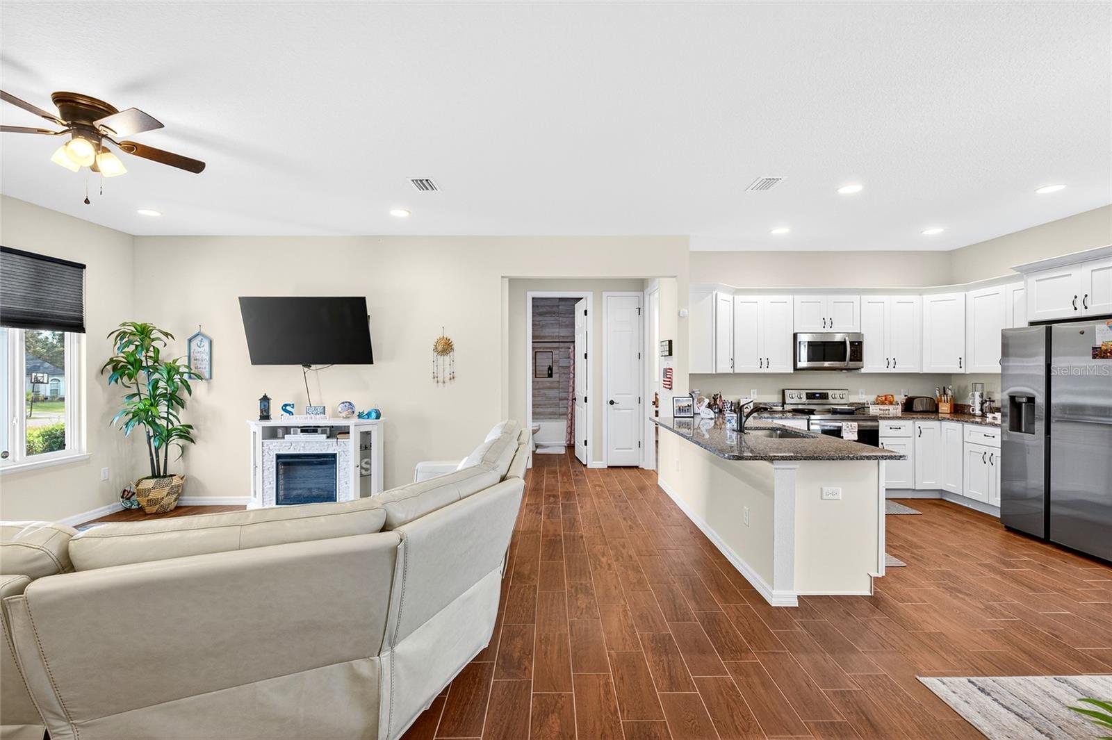 MARION OAKS UN 04 - Residential