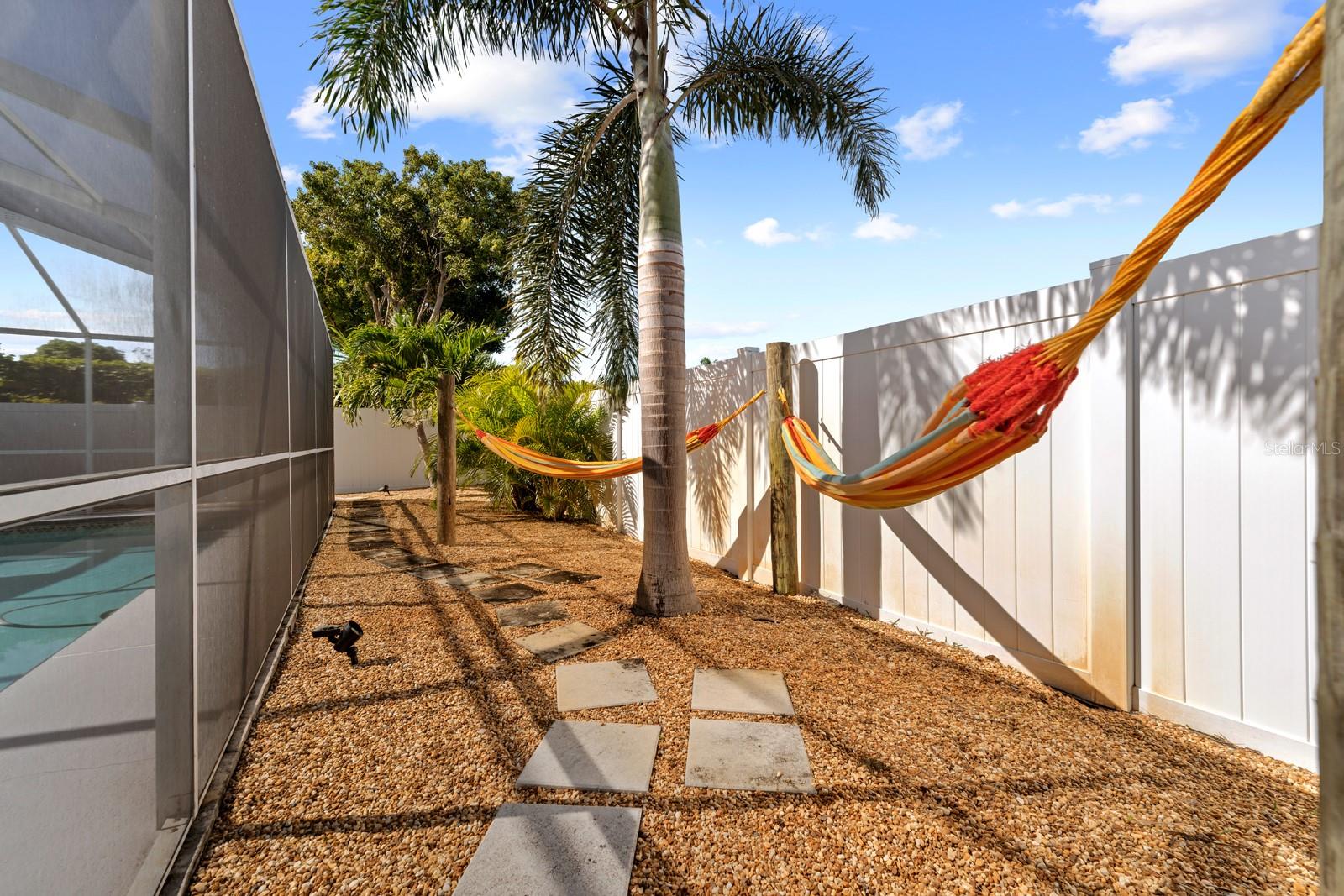 HILLCREST MANOR 1ST ADD - Residential