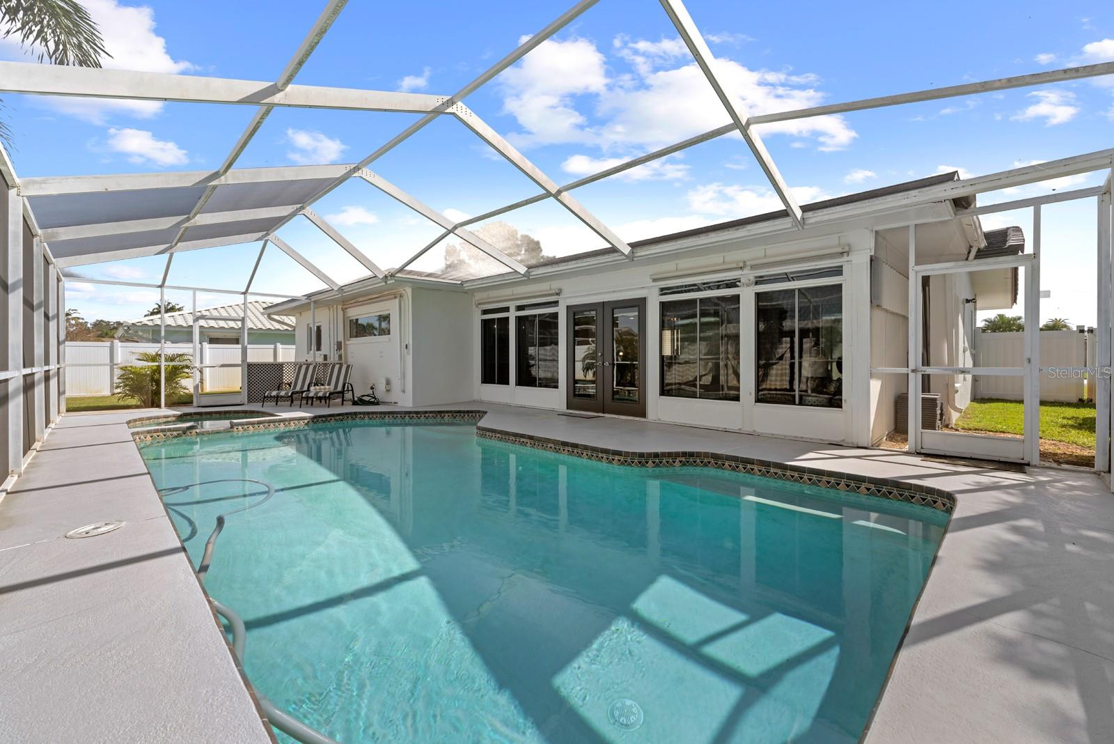 HILLCREST MANOR 1ST ADD - Residential