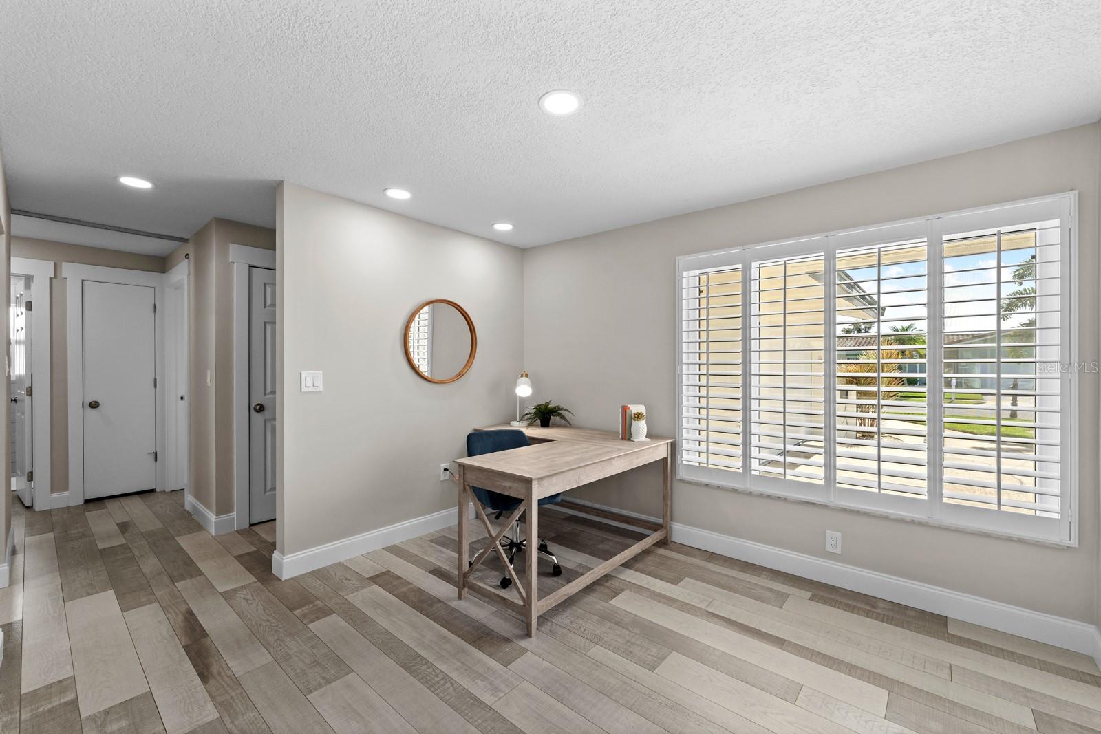 HILLCREST MANOR 1ST ADD - Residential