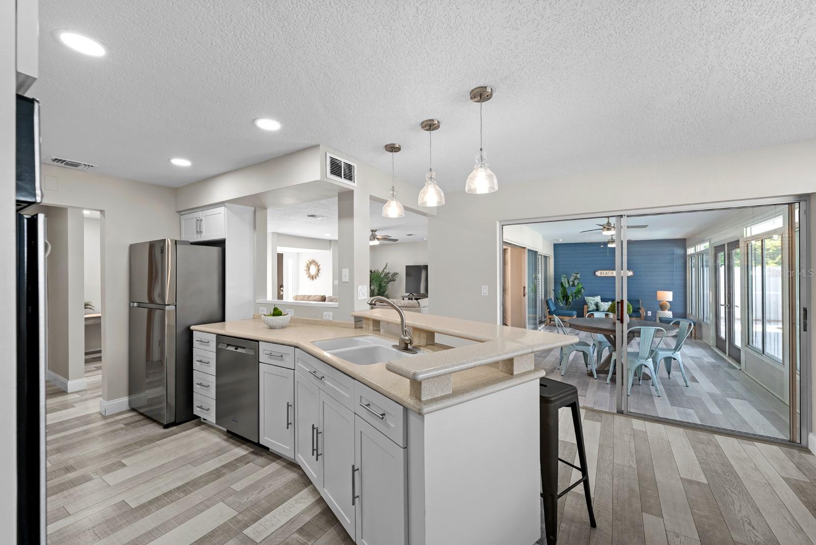 HILLCREST MANOR 1ST ADD - Residential