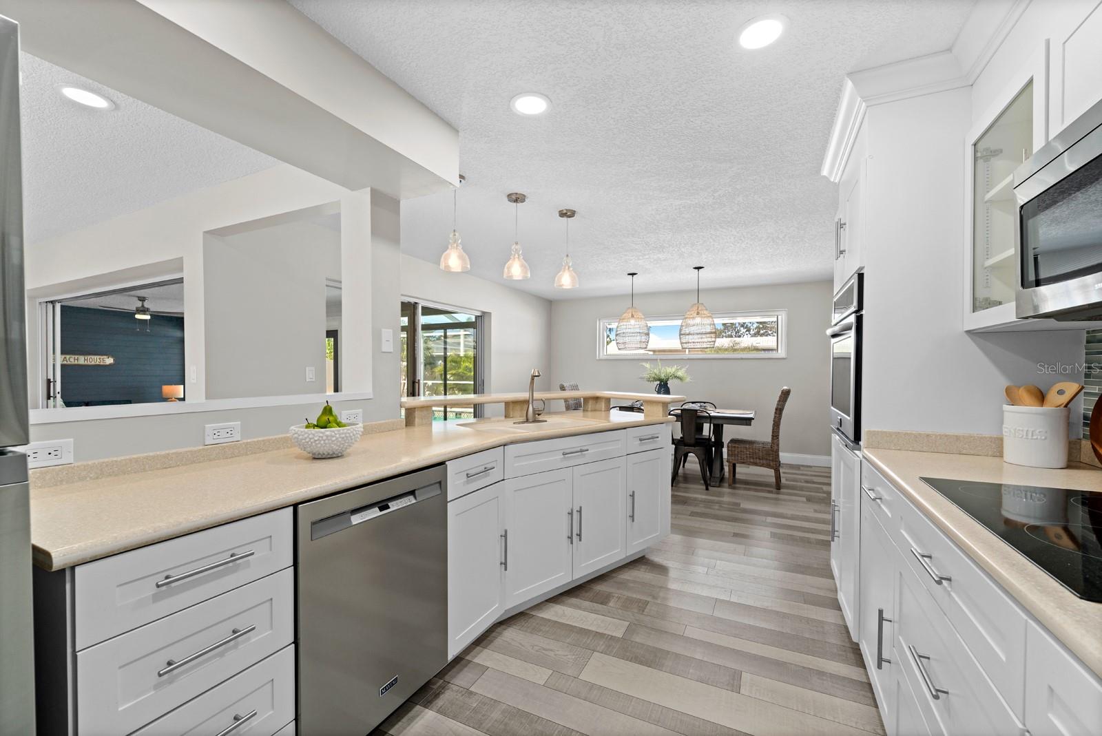 HILLCREST MANOR 1ST ADD - Residential