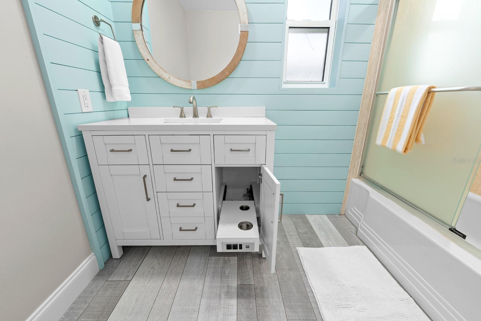 HILLCREST MANOR 1ST ADD - Residential