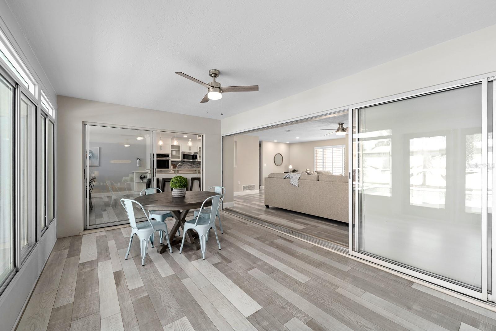 HILLCREST MANOR 1ST ADD - Residential