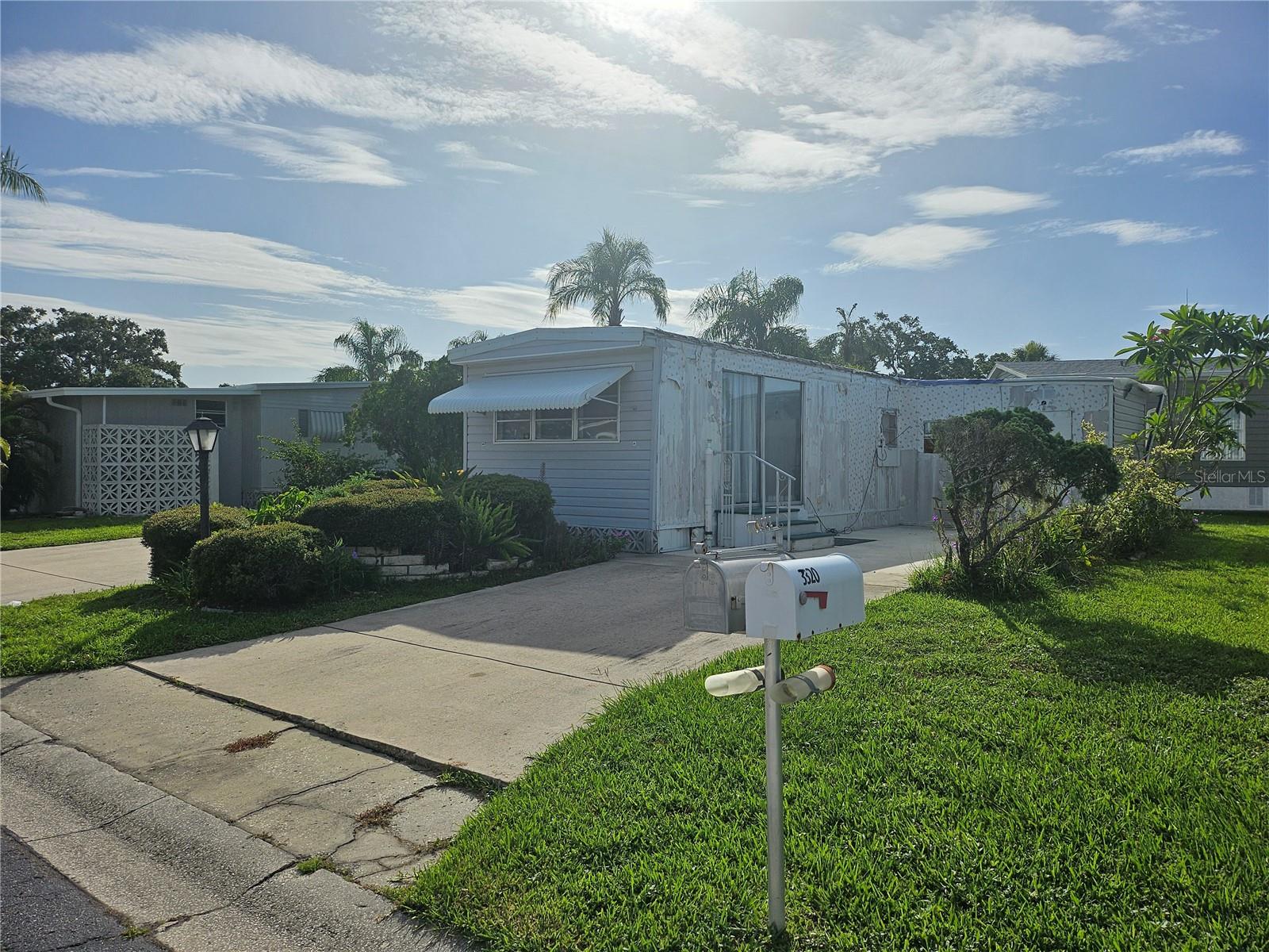 3324 LAUREL OAK WAY