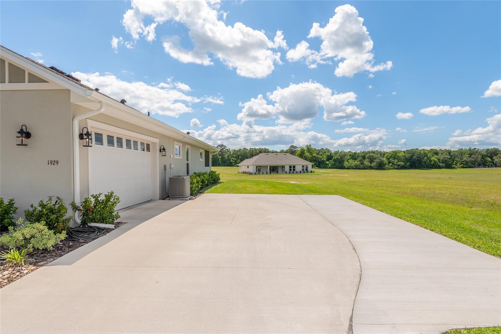 1929 NW 85TH LOOP