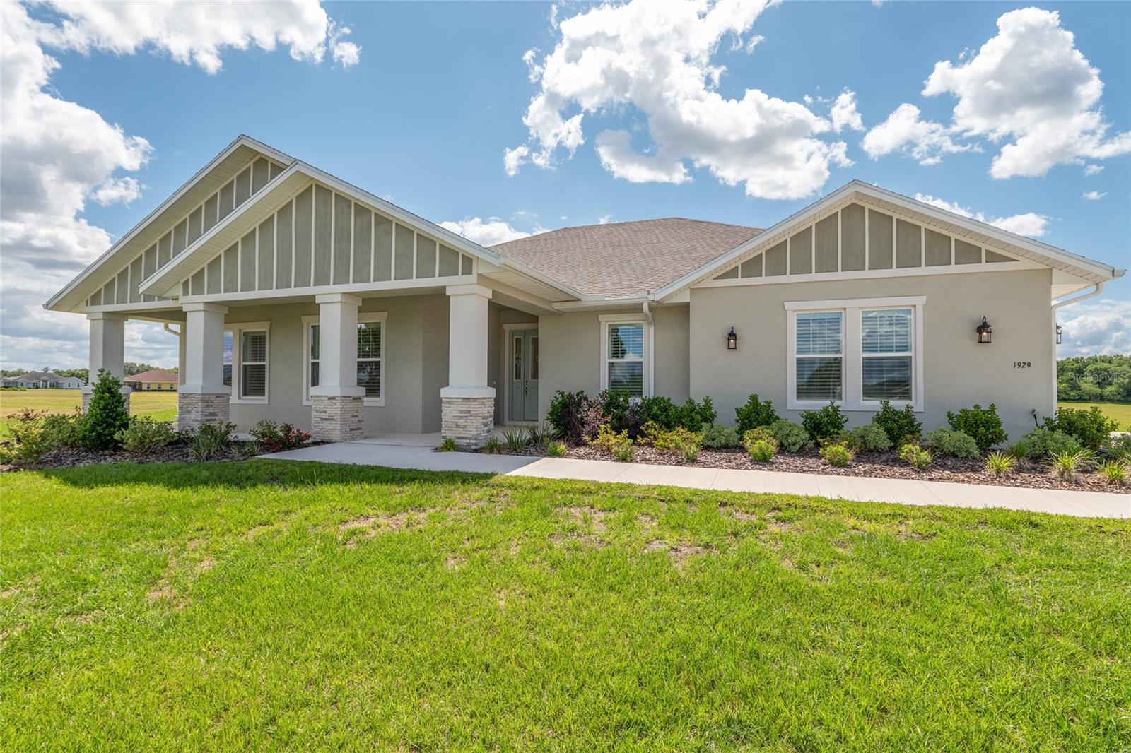 1929 NW 85TH LOOP