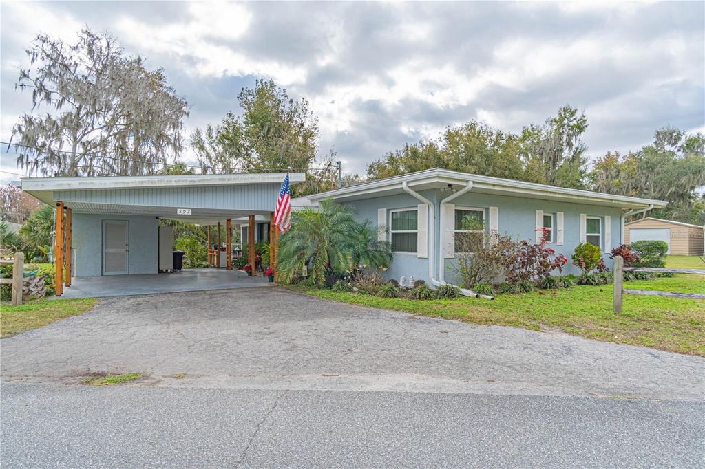 Photo of 897 Cr 454, Lake Panasoffkee, FL 33538 (MLS # G5106163)