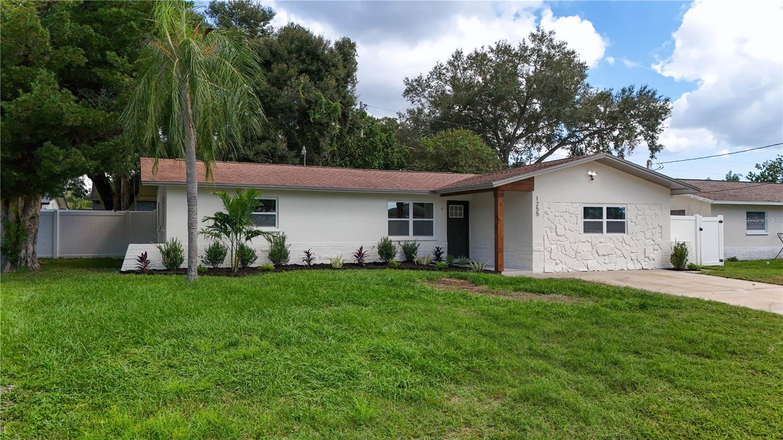 1255 E LAZY LAKE ROAD