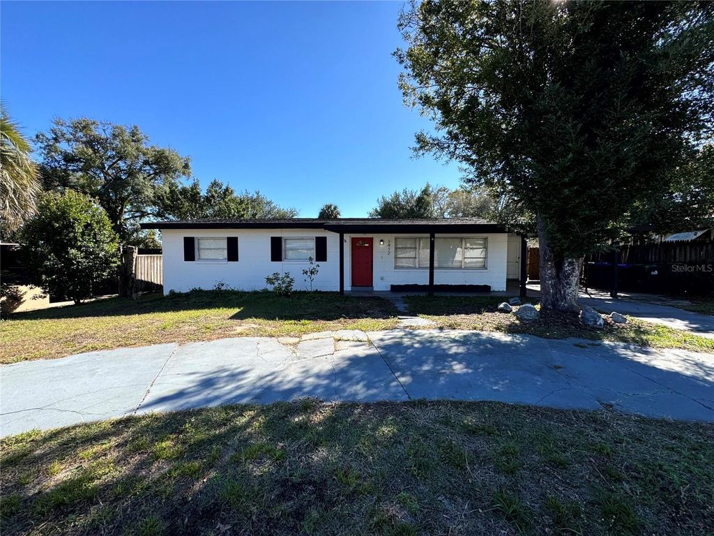 Photo of 1412 Lakecrest Drive, Apopka, FL 32703 (MLS # O6378354)