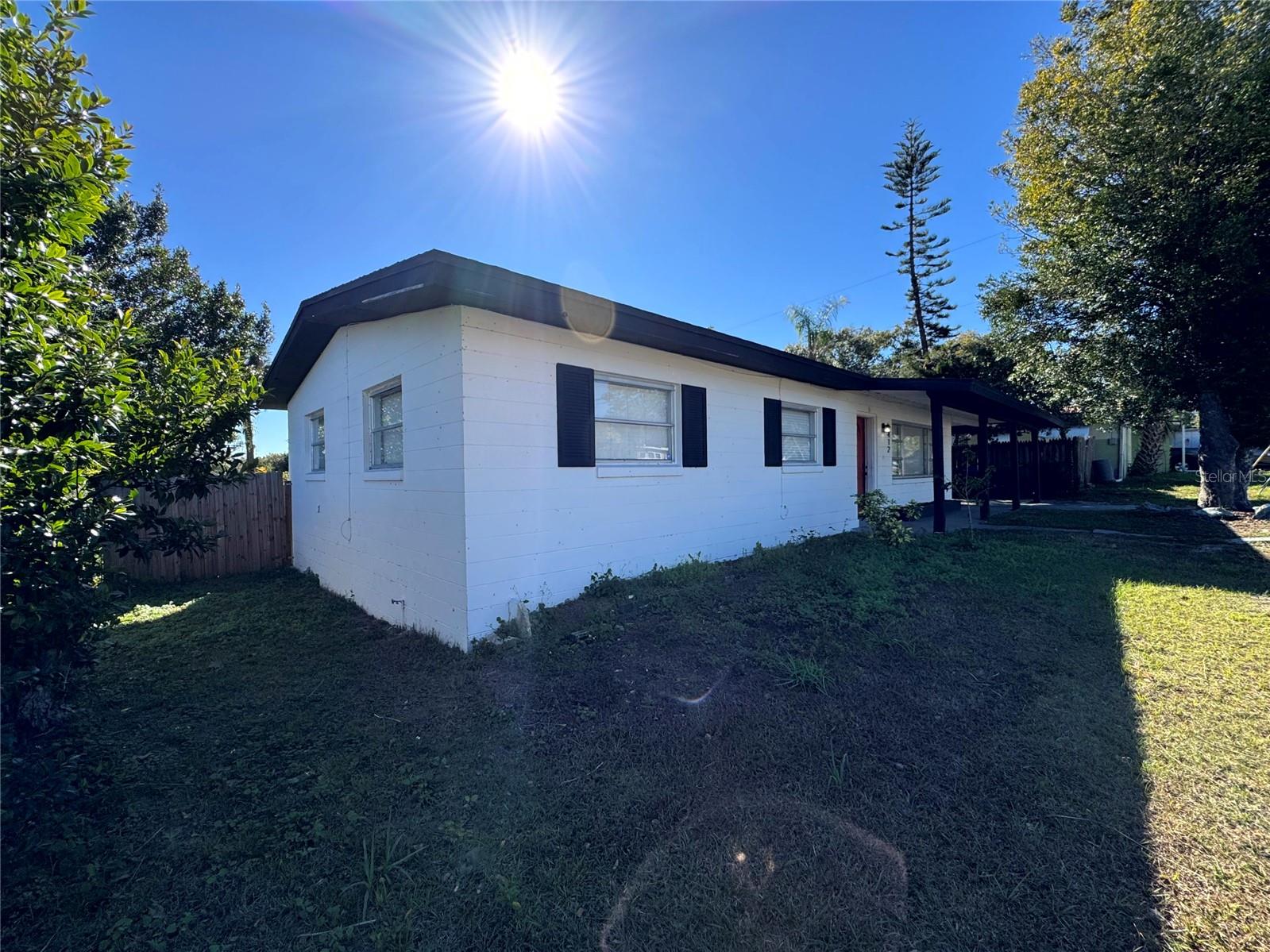 1412 LAKECREST DRIVE