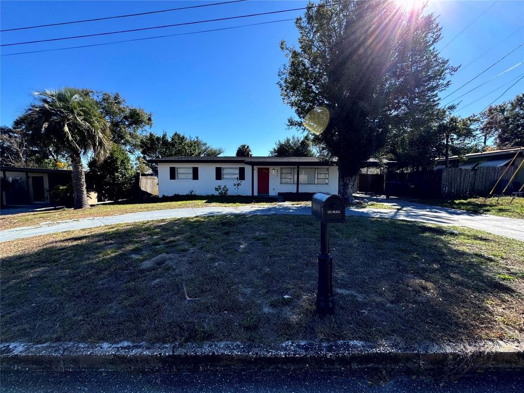 Photo of 1412 Lakecrest Drive, Apopka, FL 32703 (MLS # O6378354)