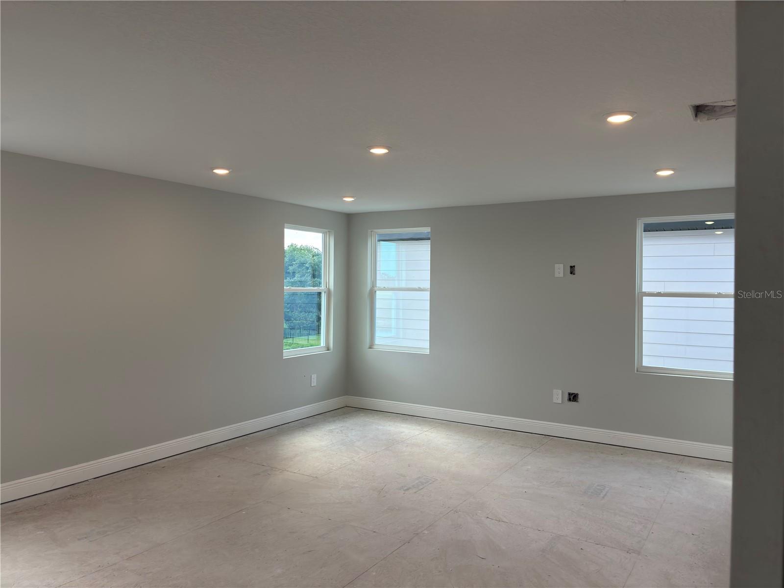 OAKFIELD TRAILS WEST - Residential