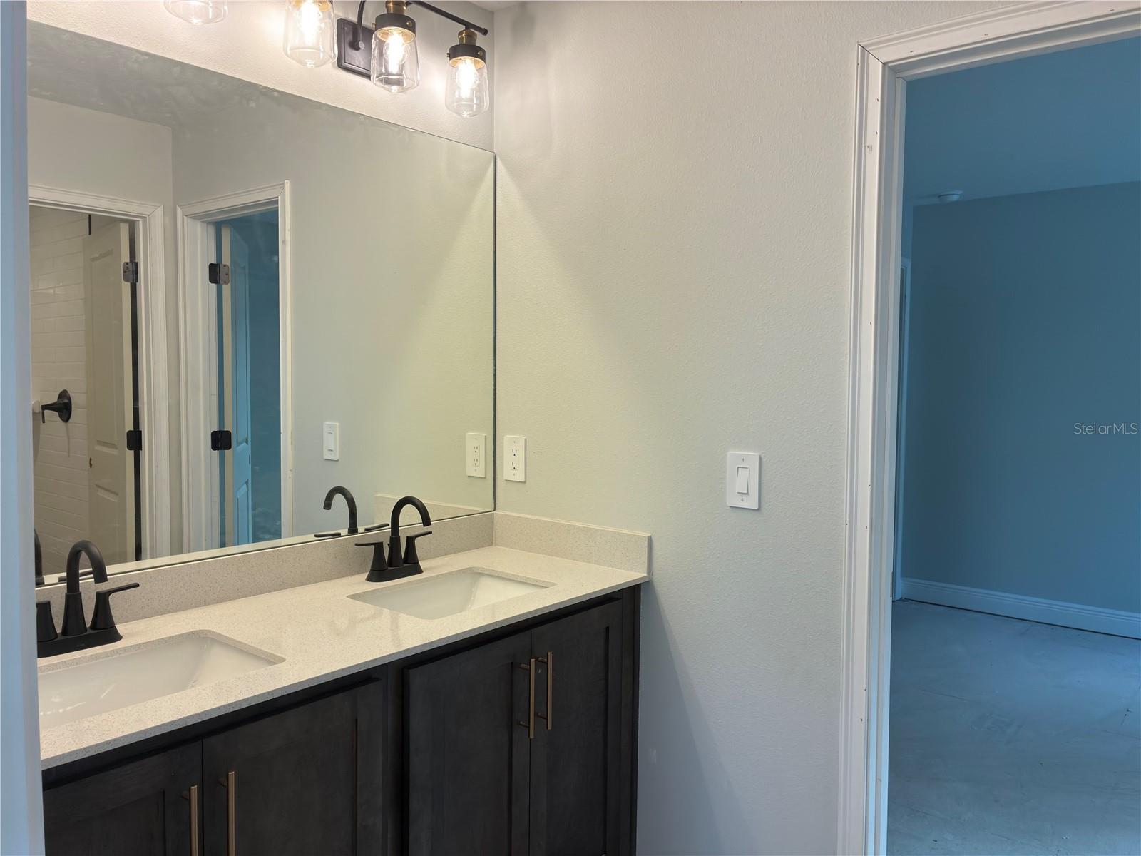 OAKFIELD TRAILS WEST - Residential