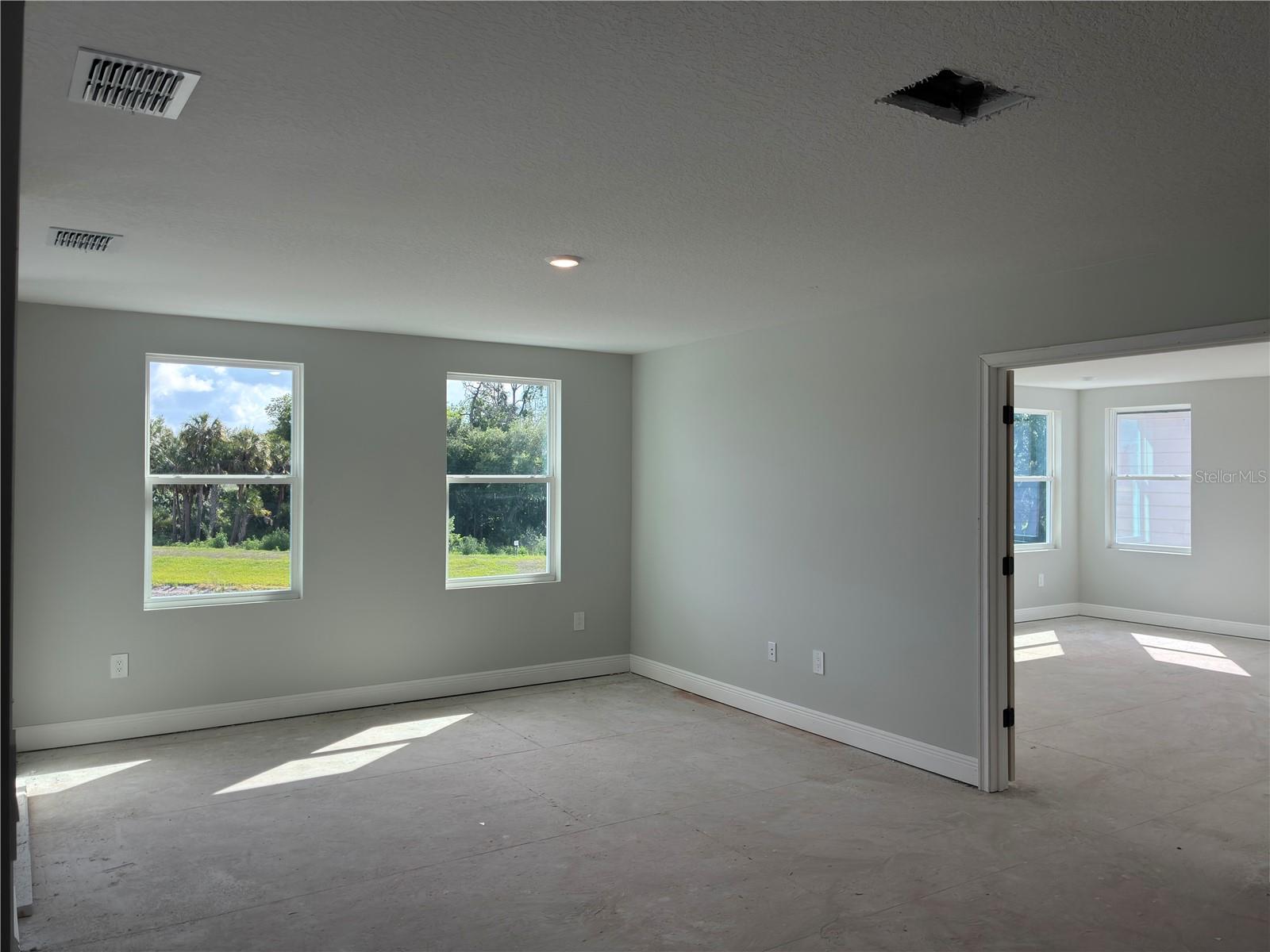 OAKFIELD TRAILS WEST - Residential
